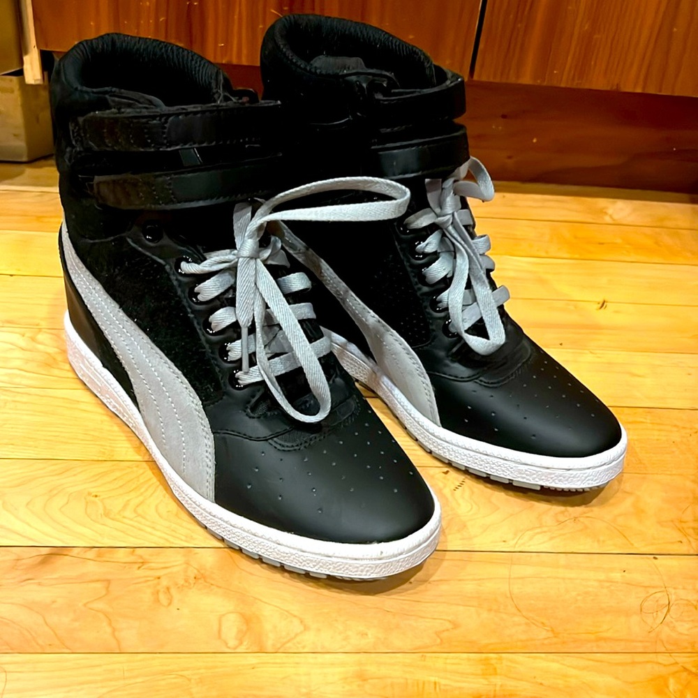 Puma wedge sneakers Sz 8.5, never worn